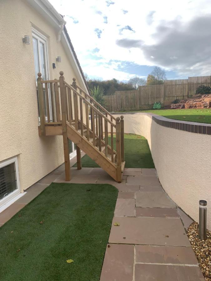 Rosemary House Brs Airport Accommodation Winford Exterior photo
